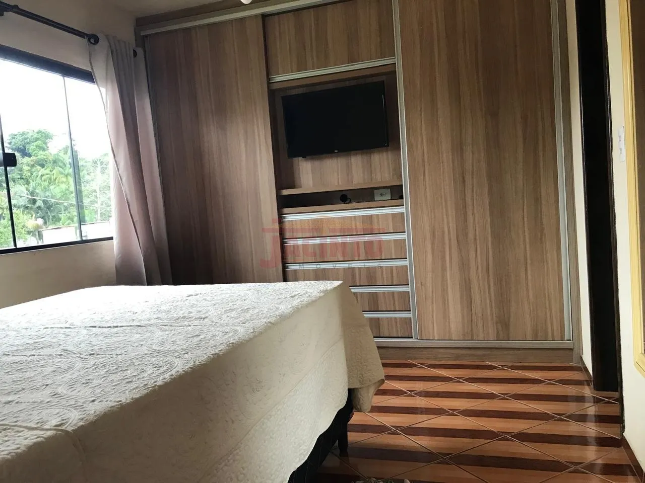 Casa de alvenaria de 2 pavimentos, contendo 3 dormitórios (1 suíte), sala, cozinha, lavação, garagem coberta, terreno com 420 m, no bairro Fortaleza. — foto 5