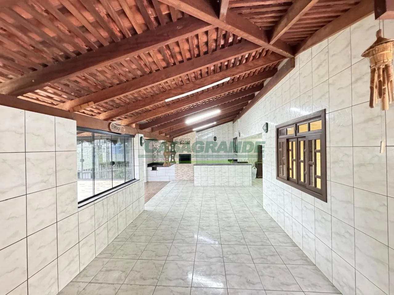 Casa em ótima localização próximo a Cooper do bairro Água Verde, a poucos metros de farmácias, restaurantes e escolas. — foto 7
