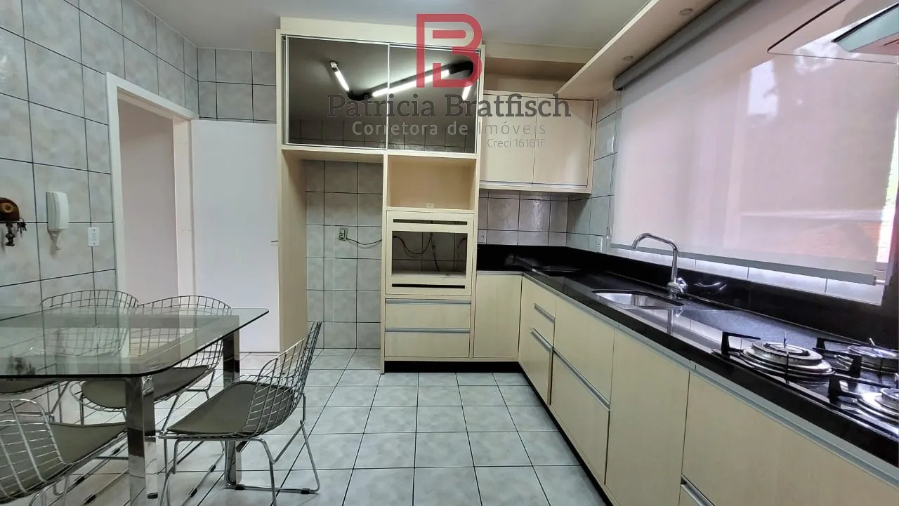 Amplo apartamento semimobiliado, com 03 dormitórios sendo 01 suíte e 02 vagas de garagem individuais. Bairro Velha - Blumenau SC — foto 7