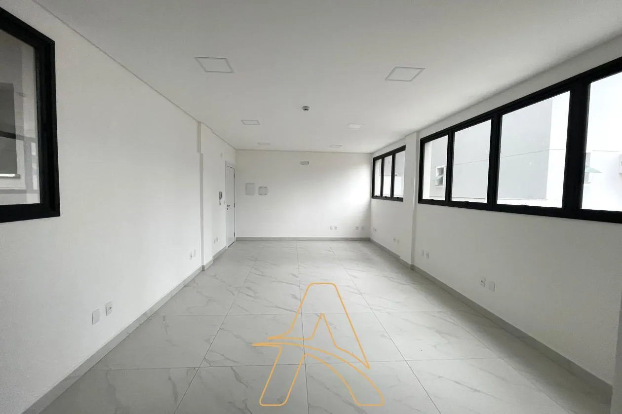 Sala Comercial com Garagem Próxima ao Fórum Estadual — foto 5