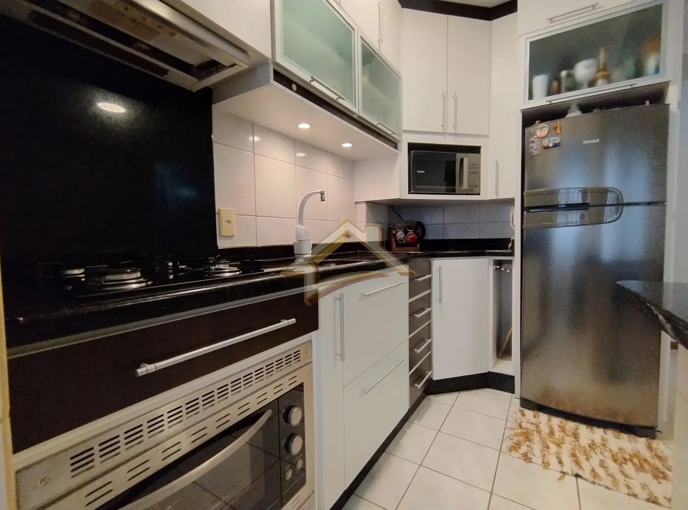 Apartamento semimobiliado com 2 dormitórios sendo 1 suíte próximo ao Park Europeu! - foto 1