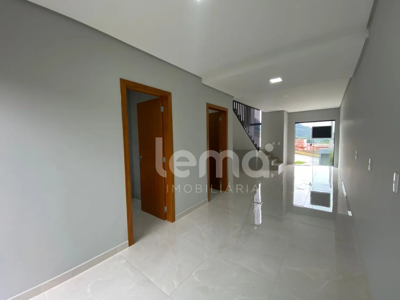 Sobrado com 2 dormitórios sendo 1 suíte, no bairro Itoupavazinha em Blumenau. — foto 5