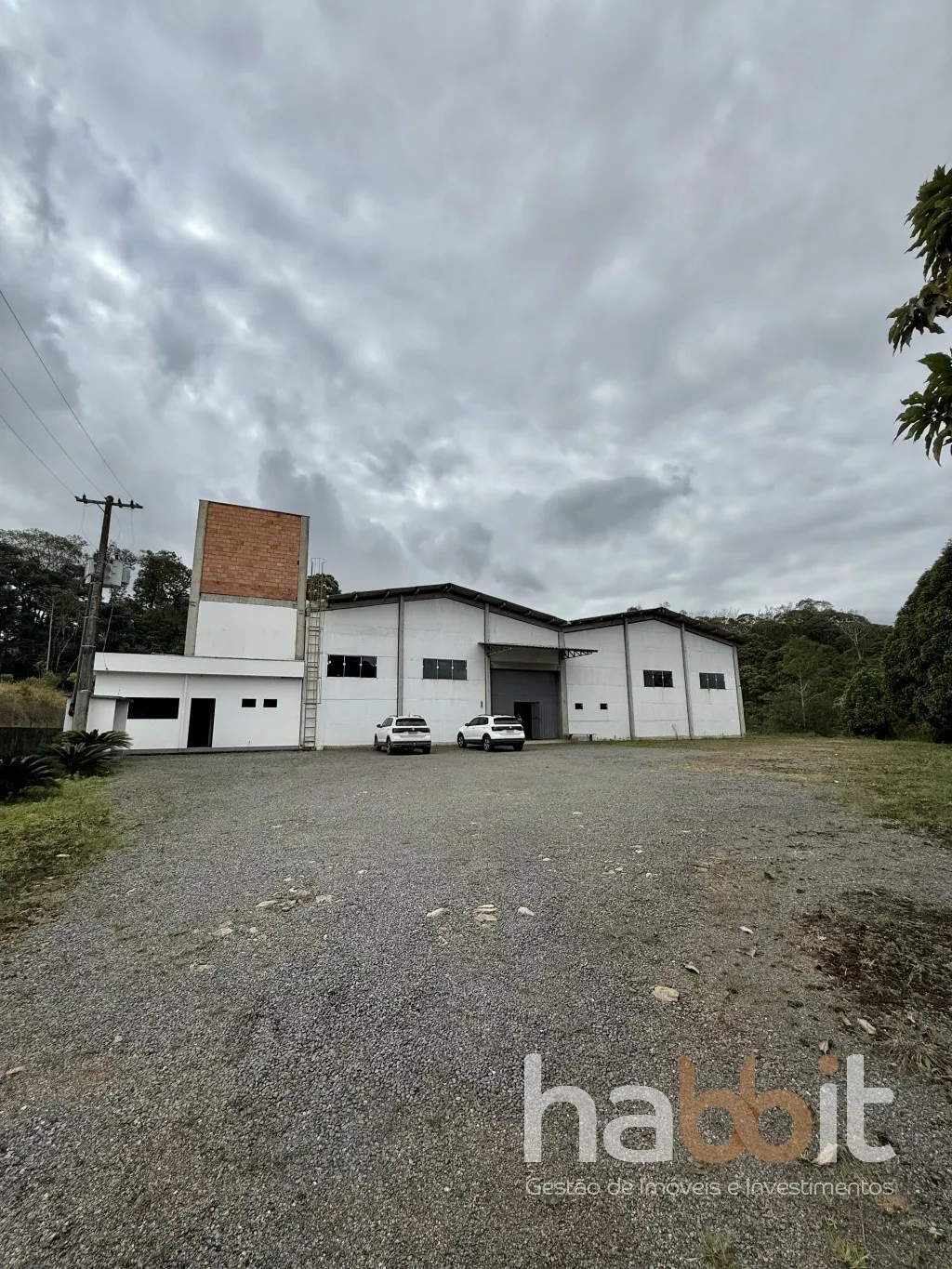Galpão com área total de 1.1180 m com pé direito de 7 metros de altura em terreno de 8000 m livre de enchente e a 700 metros da BR 470 — foto 2
