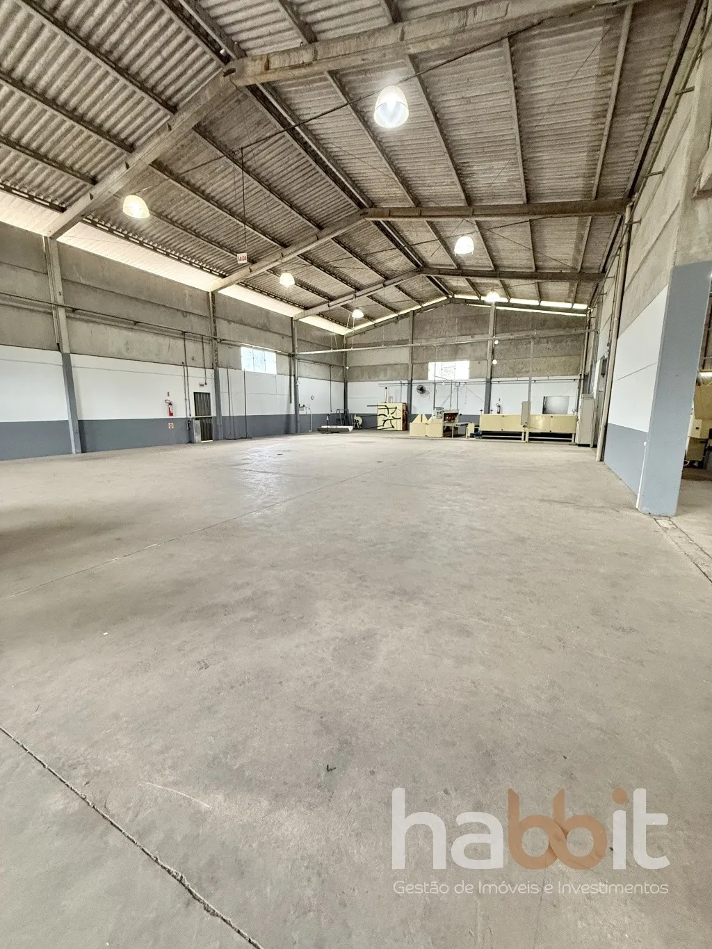 Galpão com área total de 1.1180 m com pé direito de 7 metros de altura em terreno de 8000 m livre de enchente e a 700 metros da BR 470 — foto 4