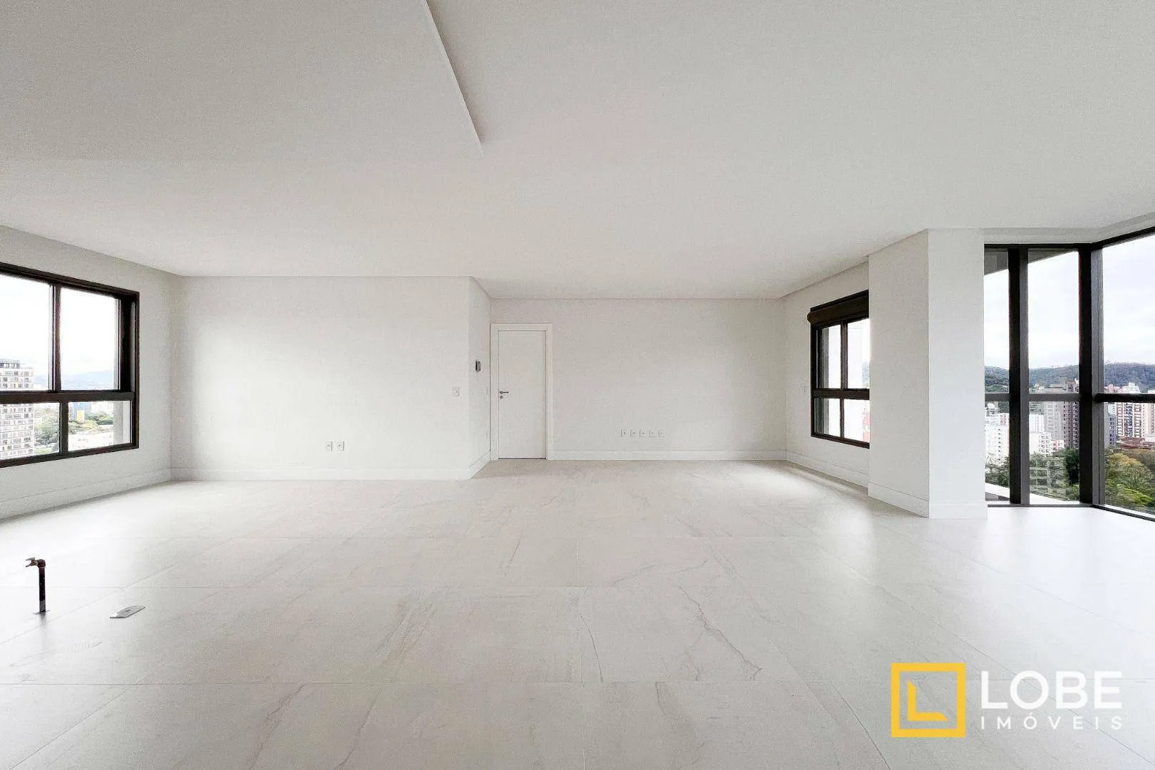 Apartamento com 3 dormitórios à venda, 174 m por R$ 2.550.000,00 - Victor Konder - Blumenau/SC — foto 2