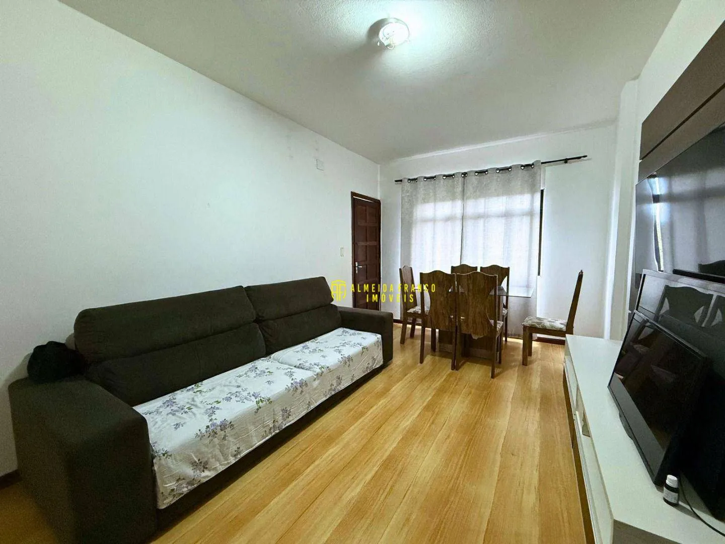 Apartamento com 2 dormitórios, semi mobiliado a poucos metros da FURB! — foto 3