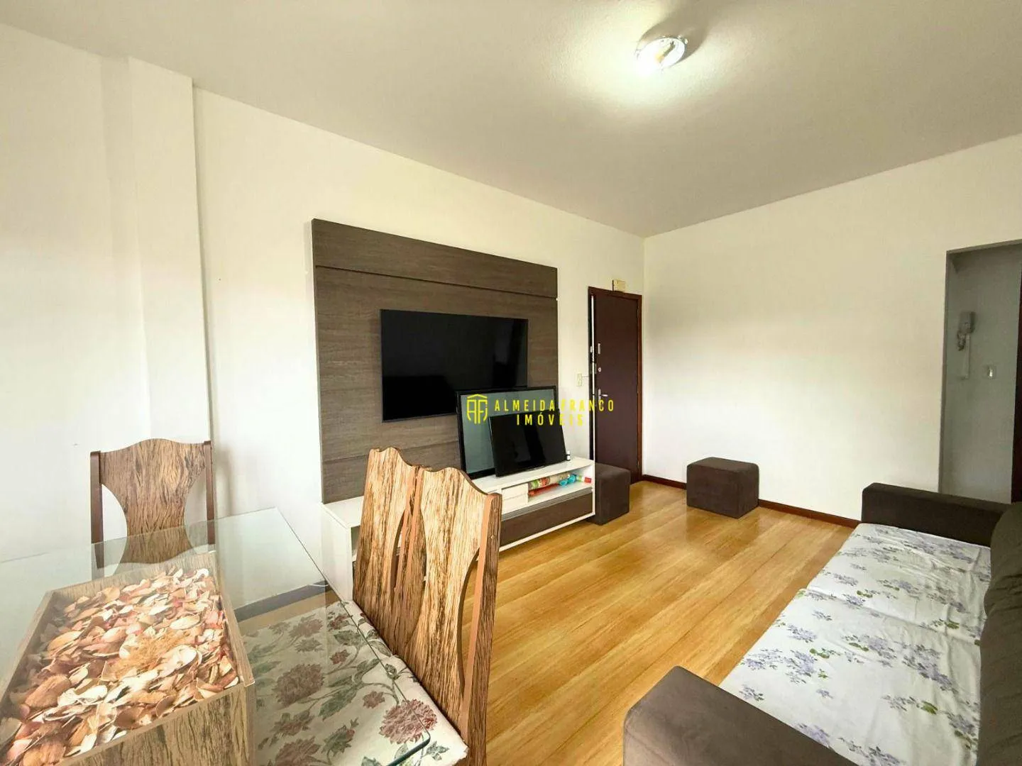 Apartamento com 2 dormitórios, semi mobiliado a poucos metros da FURB! — foto 4