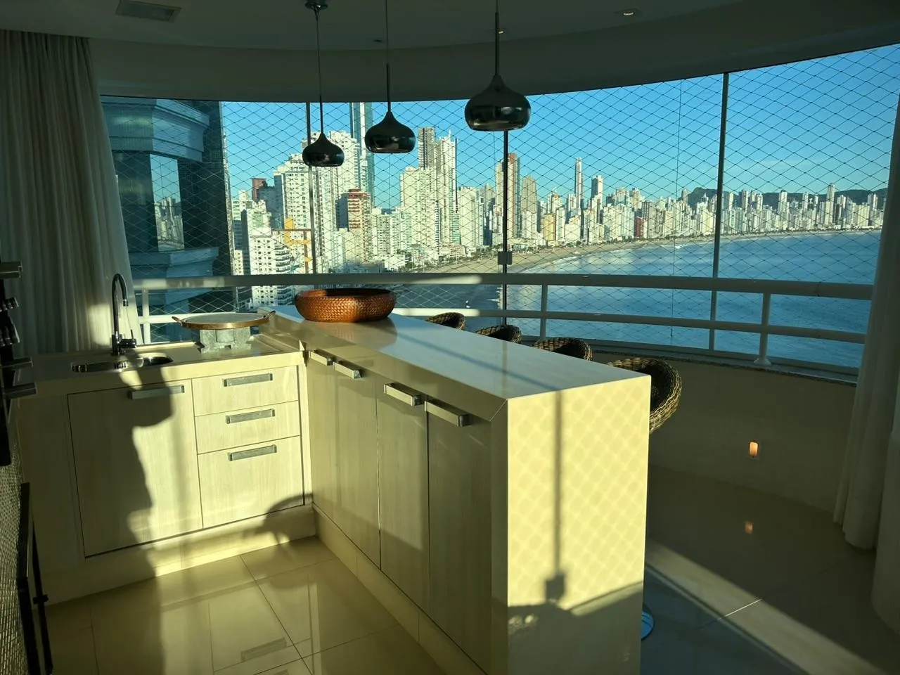 Apartamento Frente Mar para Locação - na Barra Sul em Balneário Camboriú — foto 3