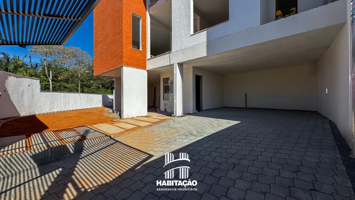 Casa Triplex de esquina com terreno e 3 suítes - Bairro Escola Agrícola — foto 6