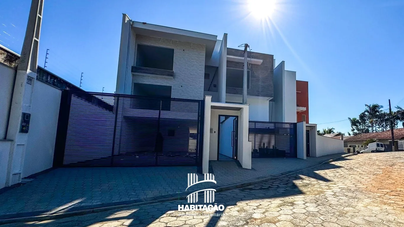 Casa Triplex com 3 suítes, área de festas e piscina - Bairro Escola Agrícola — foto 4