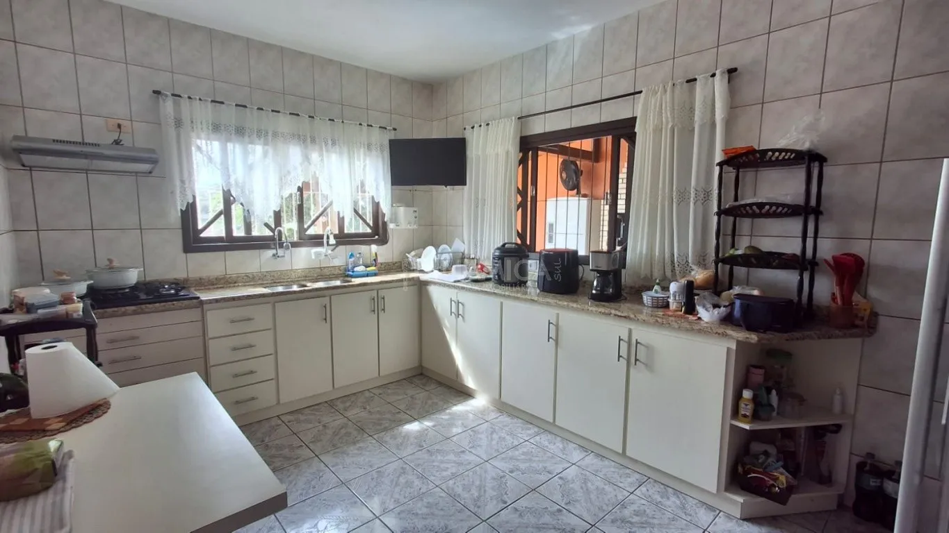 Casa com piscina no Bairro Agua Verde - Blumenau - SC — foto 6