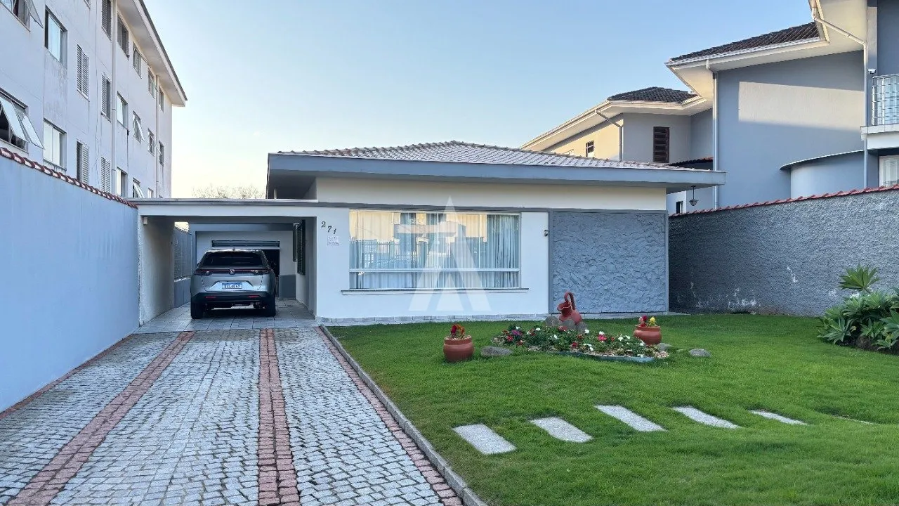 Casa com 1 suíte(s) mais 2 quarto(s) à venda no bairro Saguaçu em Joinville, de R$ 1.200.000,00 por R$ 1.140.000,00. - foto 1