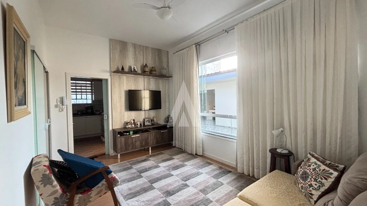 Casa com 1 suíte(s) mais 2 quarto(s) à venda no bairro Saguaçu em Joinville, de R$ 1.200.000,00 por R$ 1.140.000,00. — foto 2
