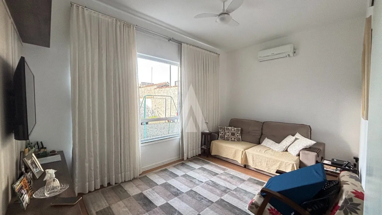 Casa com 1 suíte(s) mais 2 quarto(s) à venda no bairro Saguaçu em Joinville, de R$ 1.200.000,00 por R$ 1.140.000,00. — foto 3