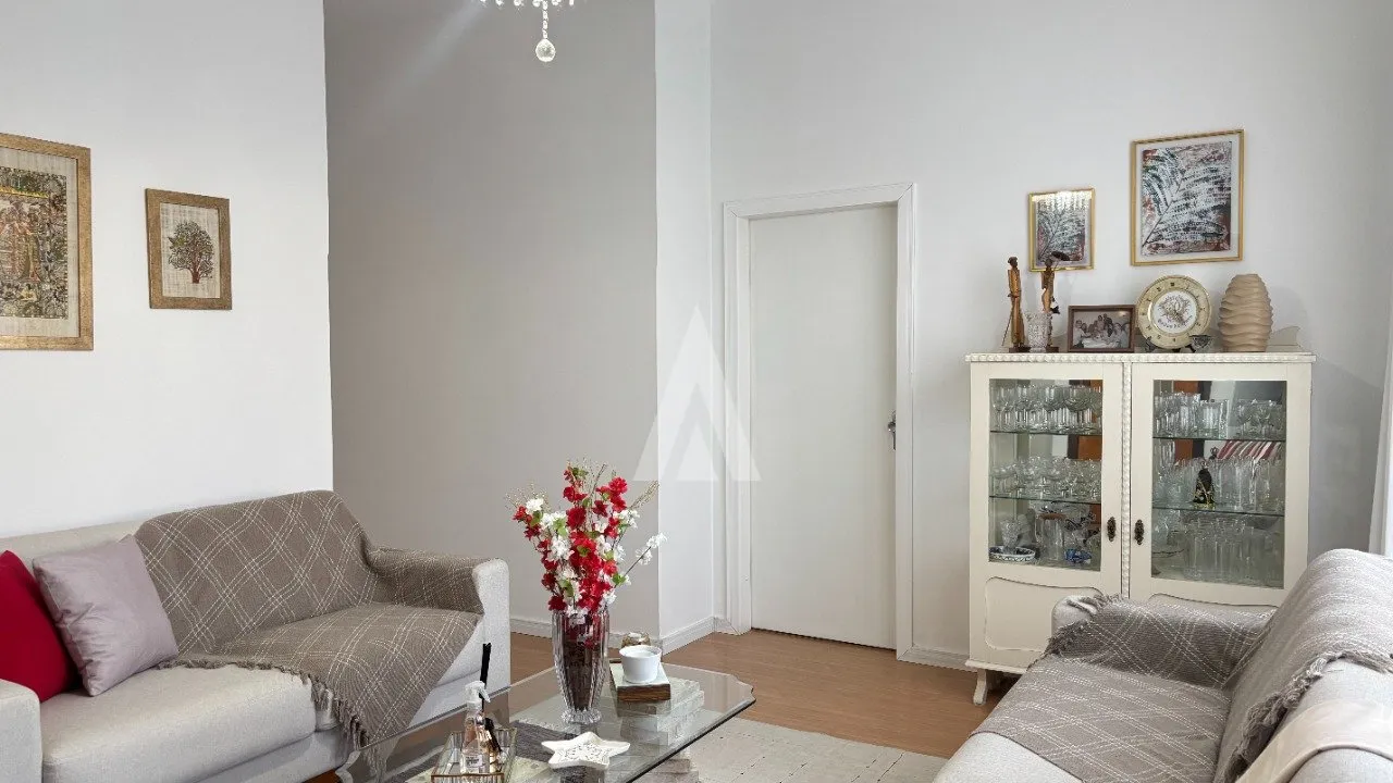 Casa com 1 suíte(s) mais 2 quarto(s) à venda no bairro Saguaçu em Joinville, de R$ 1.200.000,00 por R$ 1.140.000,00. — foto 5