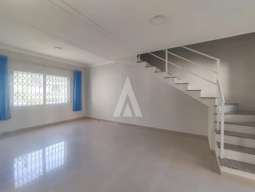 Casa geminada com 1 suíte e 2 quartos à venda no bairro Floresta em Joinville-SC por R$790.000,00. — foto 2