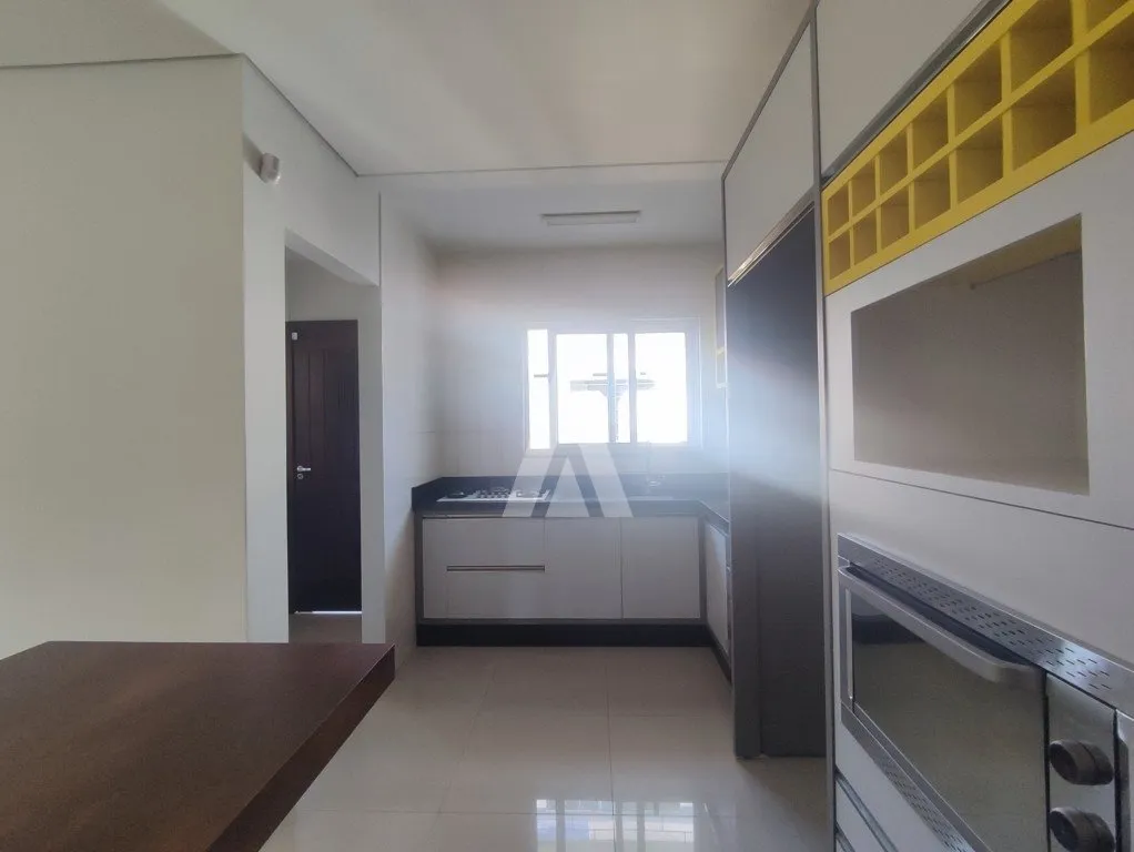 Casa geminada com 1 suíte e 2 quartos à venda no bairro Floresta em Joinville-SC por R$790.000,00. — foto 3