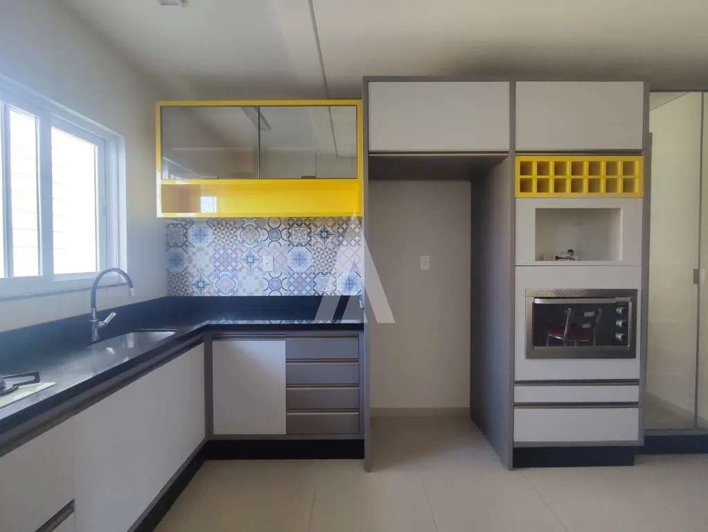 Casa geminada com 1 suíte e 2 quartos à venda no bairro Floresta em Joinville-SC por R$790.000,00. — foto 4