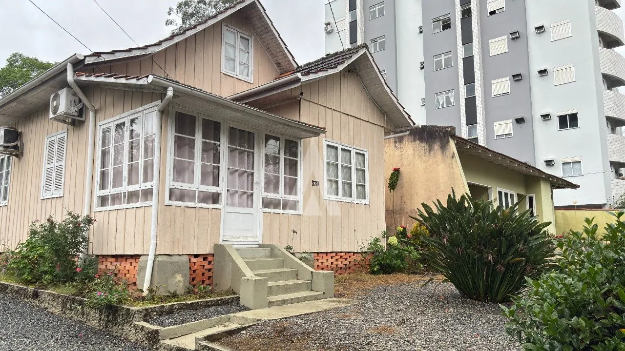 Terreno com 600m à venda no bairro Anita Garibaldi em Joinville-SC de R$950.000,00 por R$849.000,00. - foto 1