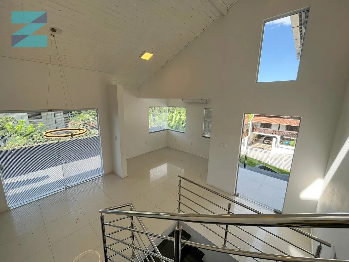 CASA AMPLA, CONCEITO ABERTO, ESPAÇOS INTEGRADOS E FUNCIONAIS ! — foto 6