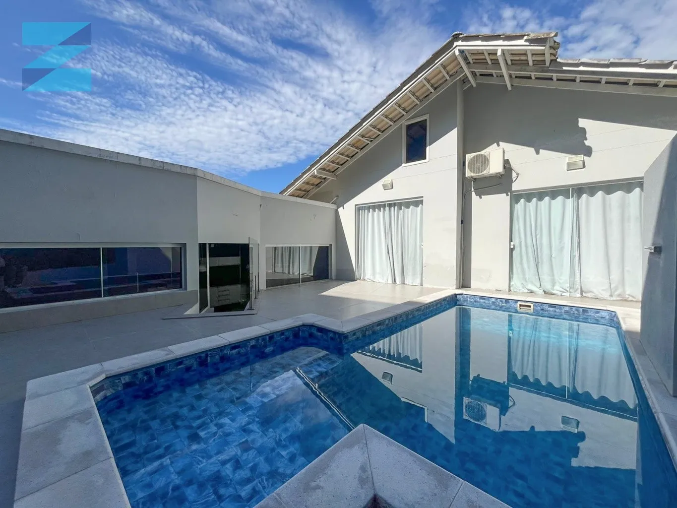 CASA AMPLA, CONCEITO ABERTO, ESPAÇOS INTEGRADOS E FUNCIONAIS ! — foto 2