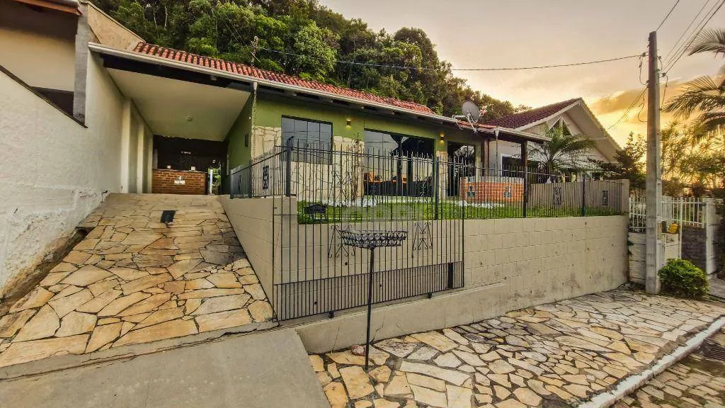 Casa com 3 dormitórios à venda, 96 m por R$ 398.000,00 - Gaspar Grande - Gaspar/SC — foto 2