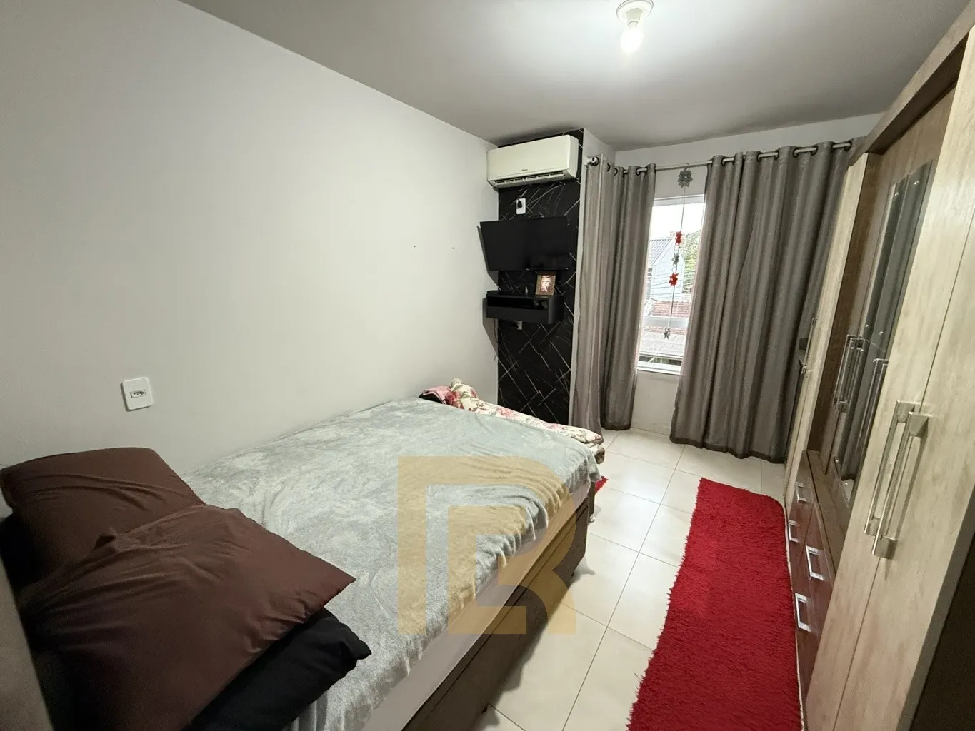 Sobrado completo, semi mobiliado e com espaço gourmet coberto, ideal para quem busca conforto, praticidade e bons momentos em família. — foto 6
