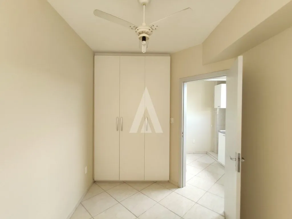 Prédio com 12 apartamentos e 5 vagas à venda no bairro Anita Garibaldi em Joinville-SC por R$2.200.000,00. — foto 7