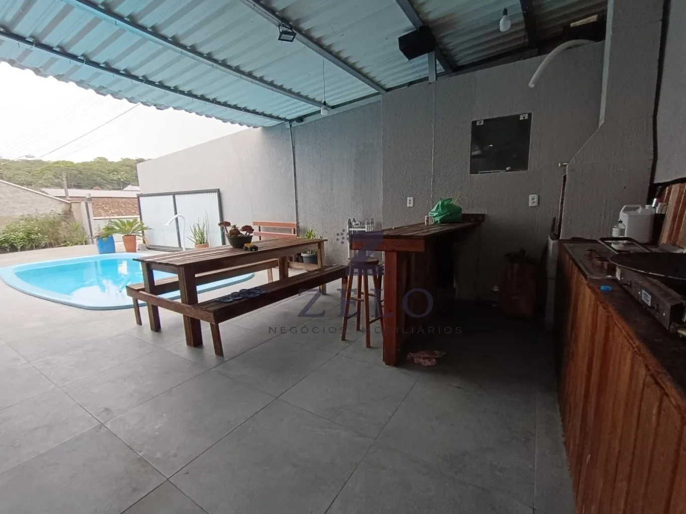 Excelente Casa TOTALMENTE Mobiliada localizada na Transversal da Rua Francisco Vahldieck - Próximo ao Laboratório Hemos — foto 2