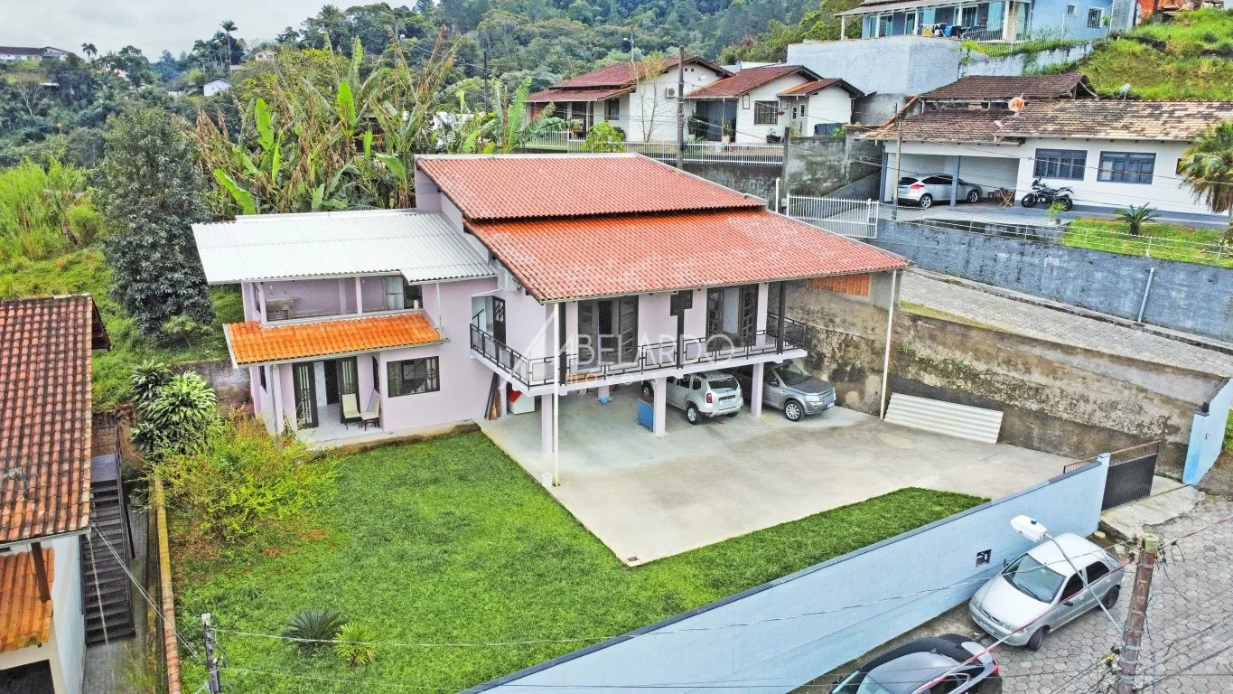 CASA COM QUATRO DORMITÓRIOS, SEIS VAGAS DE GARAGEM, AMPLO TERRENO E EXCELENTE LOCALIZAÇÃO - NO INÍCIO DO BAIRRO NOVA ESPERANÇA, — foto 2