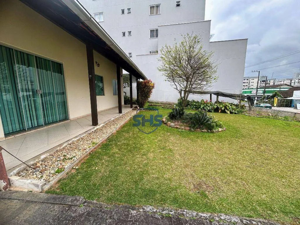 Casa com 3 dormitórios para alugar, 184 m por R$ 5.087,01/mês - Escola Agrícola - Blumenau/SC - foto 1
