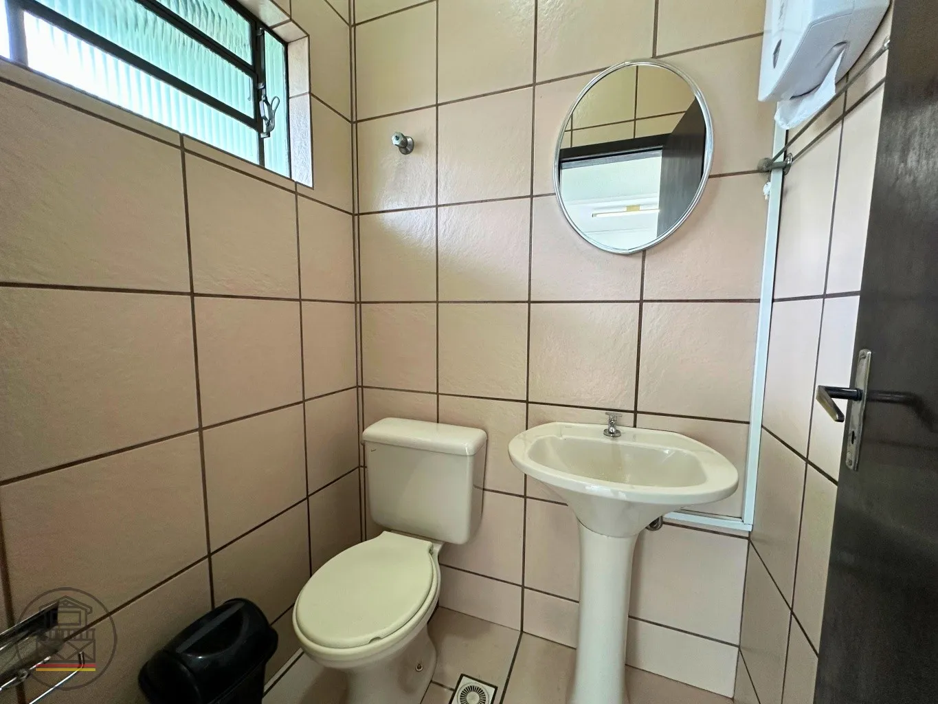 Ampla Loja Térrea com 3 Vagas e Ótima Iluminação - Pronto para o seu Negócio! — foto 4