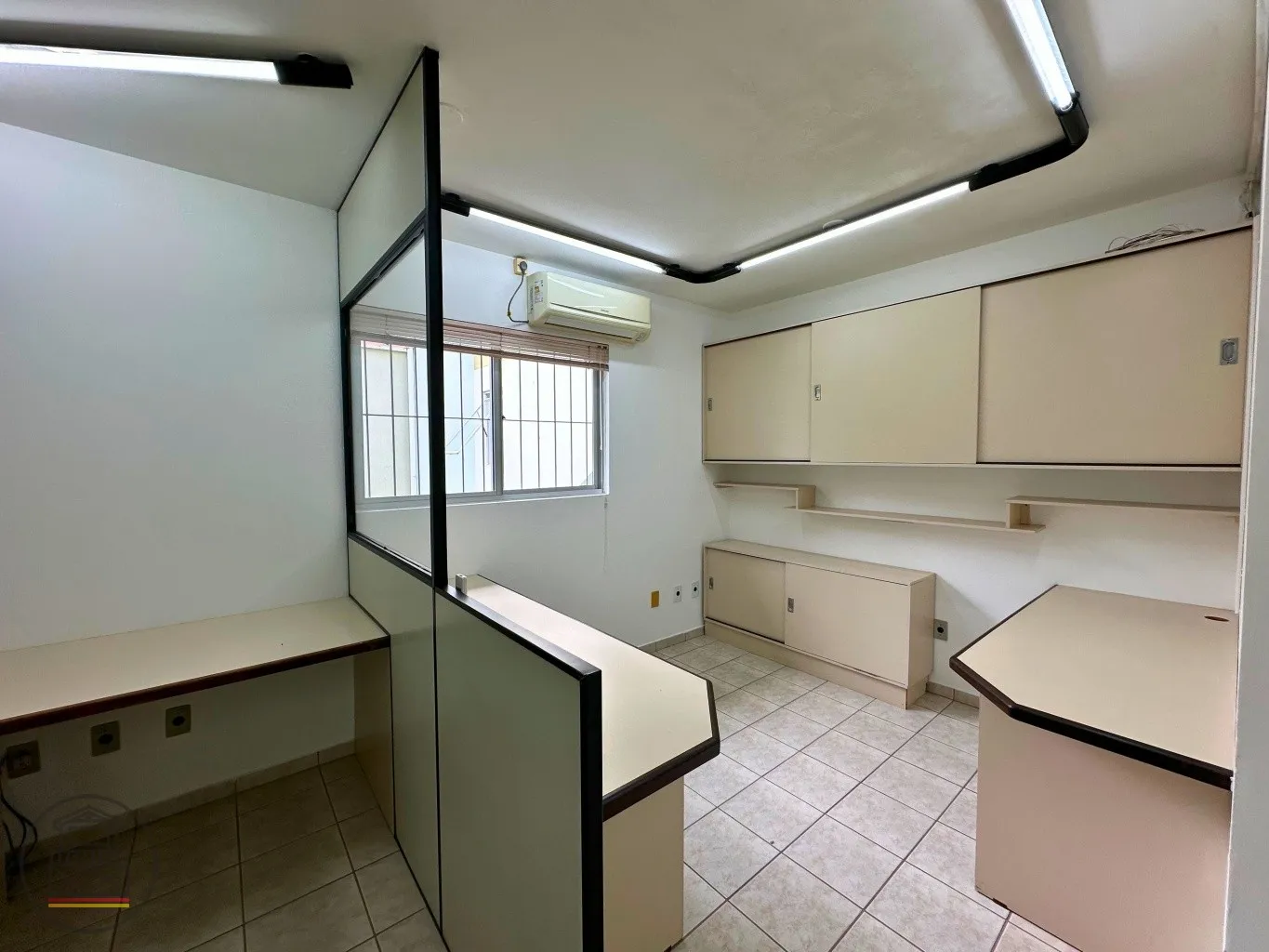 Ampla Loja Térrea com 3 Vagas e Ótima Iluminação - Pronto para o seu Negócio! — foto 6