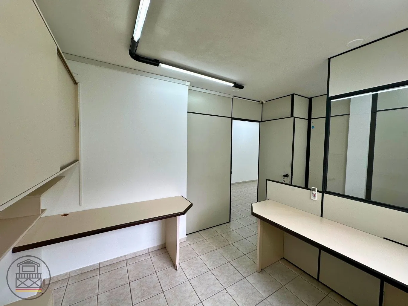 Ampla Loja Térrea com 3 Vagas e Ótima Iluminação - Pronto para o seu Negócio! — foto 7