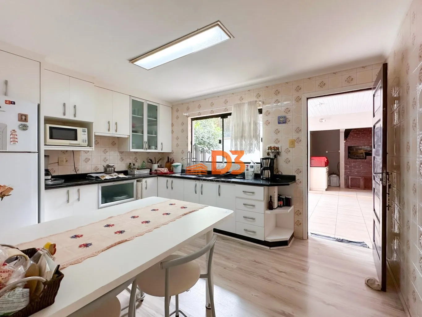 Casa no Garcia com 4 dormitórios, sendo 1 suíte e amplo espaço de área externa ! — foto 6