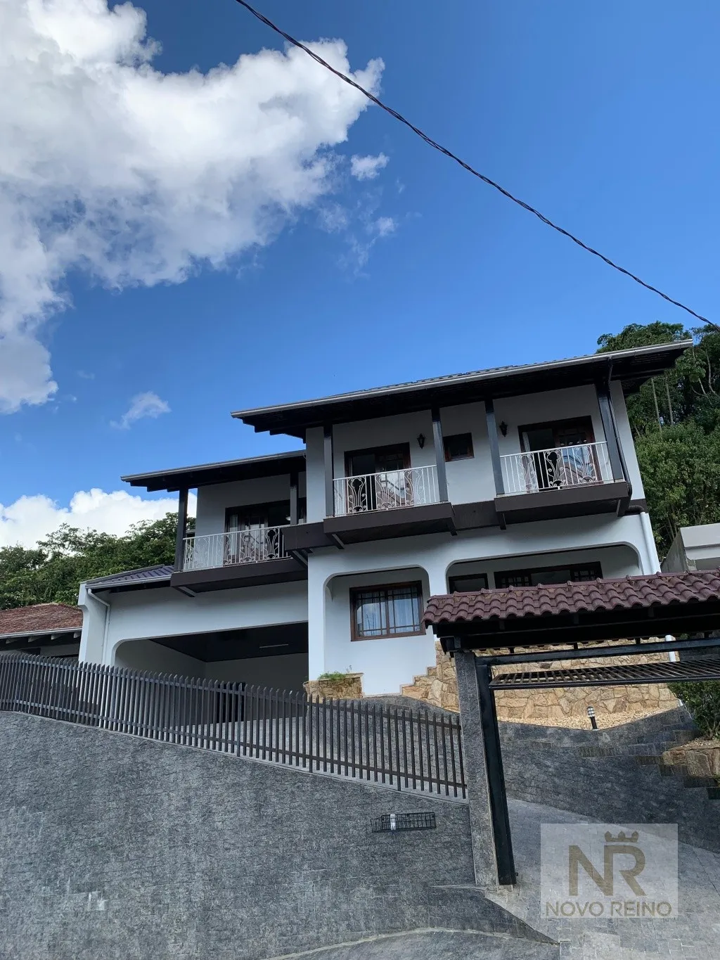 CASA RÚSTICA E MODERNA A VENDA! - foto 1