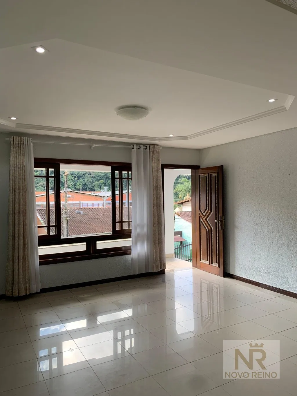 CASA RÚSTICA E MODERNA A VENDA! — foto 6