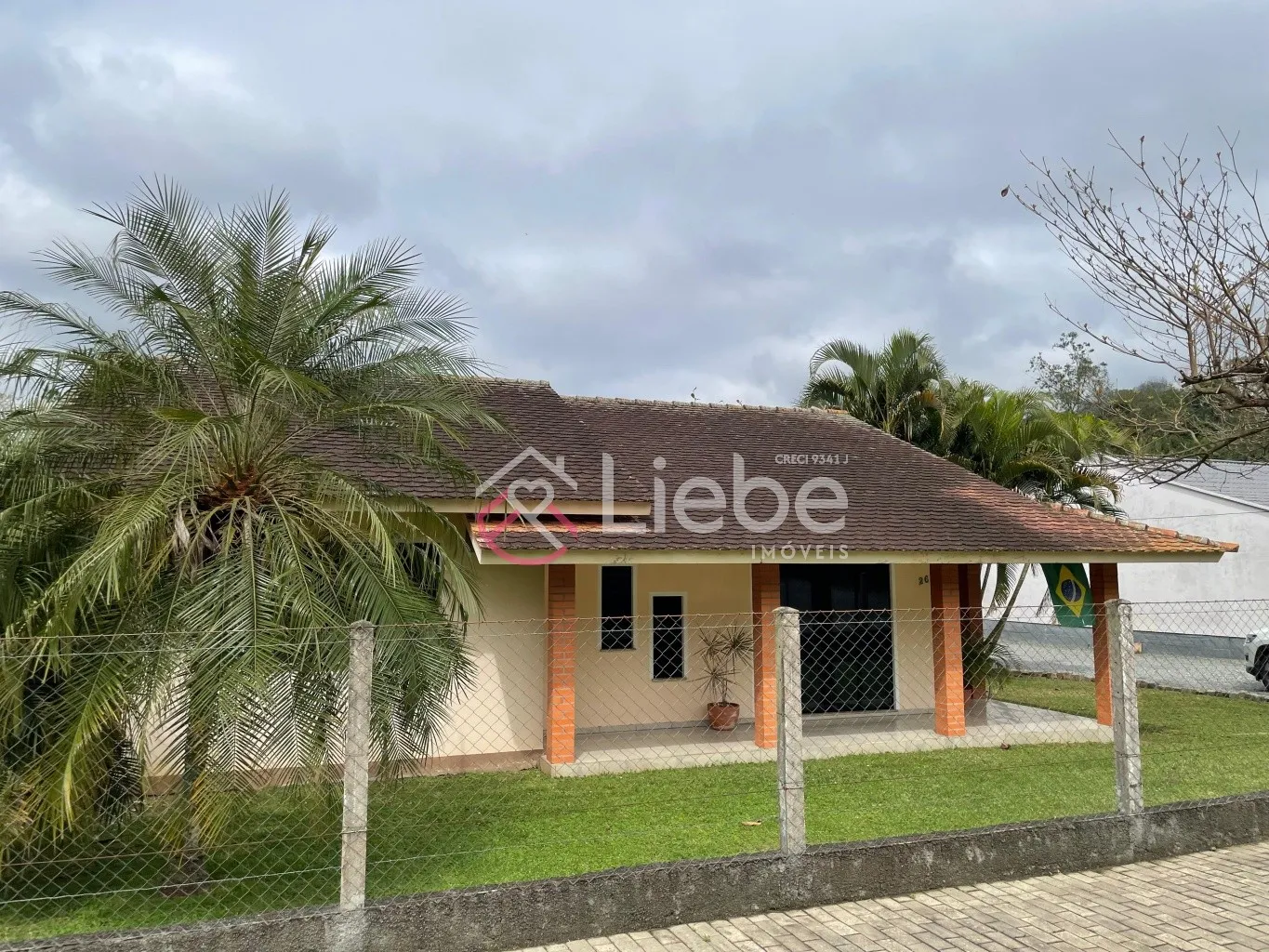 Oportunidade de imóvel no Centro da cidade de Pomerode com uma CASA de 94,71,00m e um GALPÃO de 350,00m num terreno com 1.080,00m. — foto 3