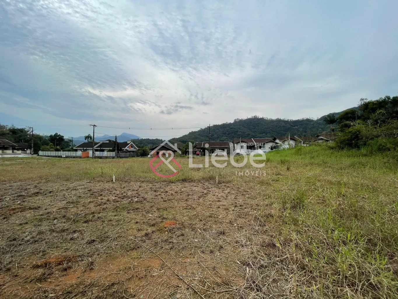 Ótimo Terreno no Centro da cidade de Pomerode com 1.057,23m fazendo frente em 20,00 metros. - foto 1