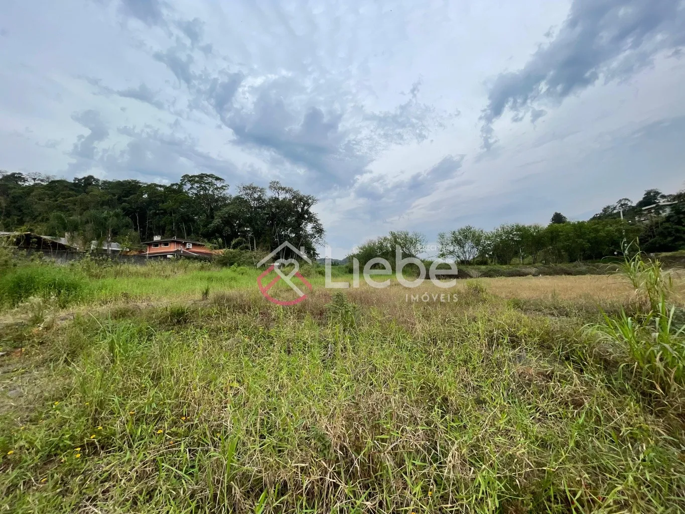 Ótimo Terreno no Centro da cidade de Pomerode com 1.057,23m fazendo frente em 20,00 metros. — foto 5