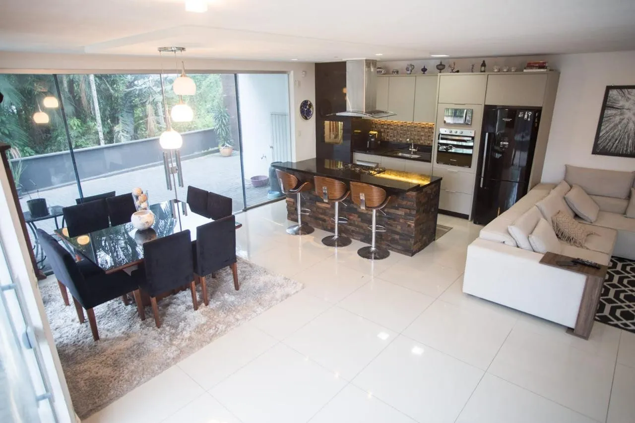 CASA SOFISTICADA EM CONDOMÍNIO EXCLUSIVO, COM 3 QUARTOS, 3 BANHEIROS, 288 M DE ÁREA CONSTRUÍDA, PRÓXIMA À VILA GERMÂNICA - BAIRRO VELHA — foto 5