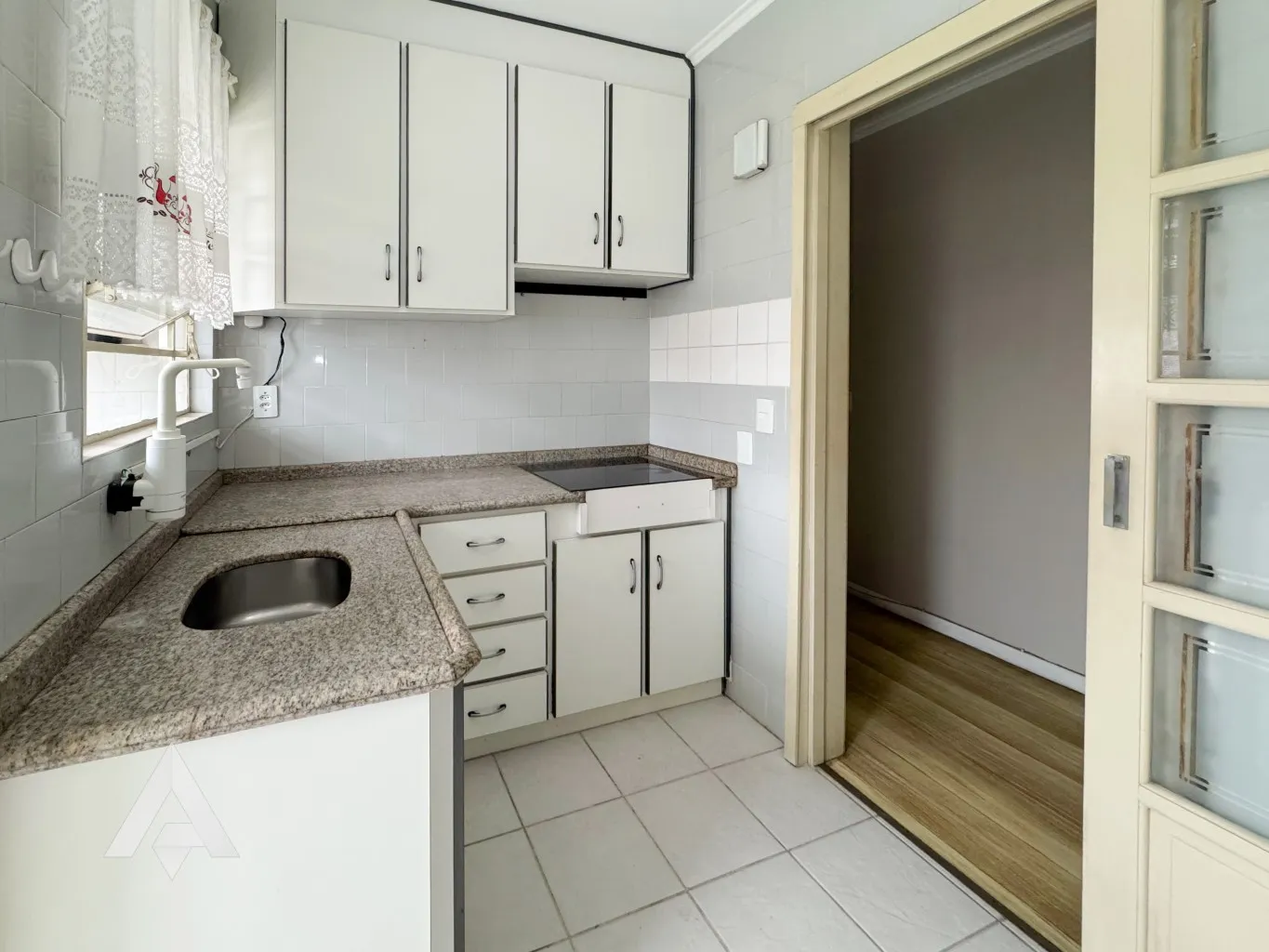 Apartamento semimobiliado com 2 dormitórios à venda no Centro de Blumenau! — foto 3