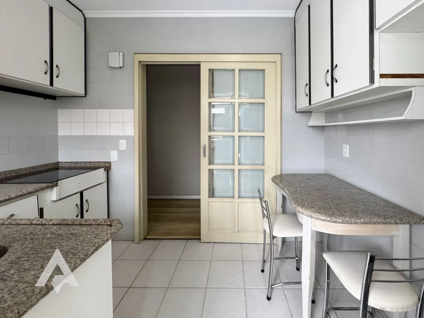 Apartamento semimobiliado com 2 dormitórios à venda no Centro de Blumenau! — foto 4