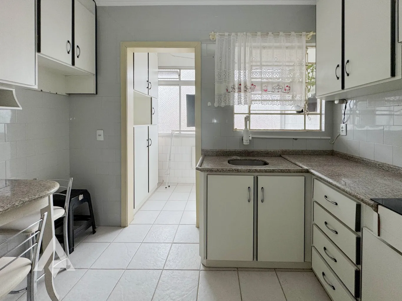 Apartamento semimobiliado com 2 dormitórios à venda no Centro de Blumenau! — foto 5
