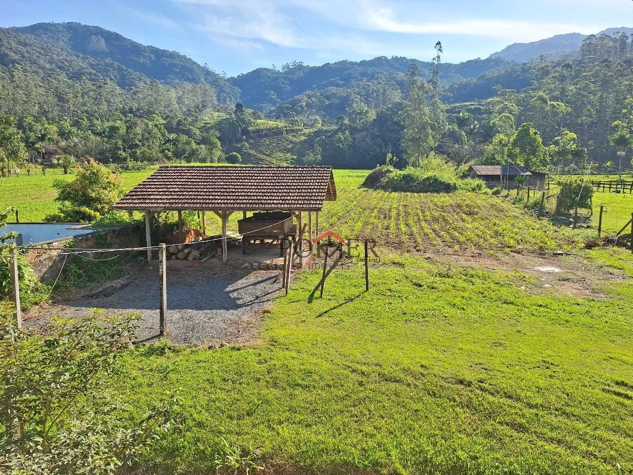 Terreno para sítio em Pomerode - Testo Alto, Espaço e muita natureza! Sítio com 25.000m, sendo 21,30m de frente, localizado na Rota mais charmosa do Brasil - Rota Enxaimel — foto 2