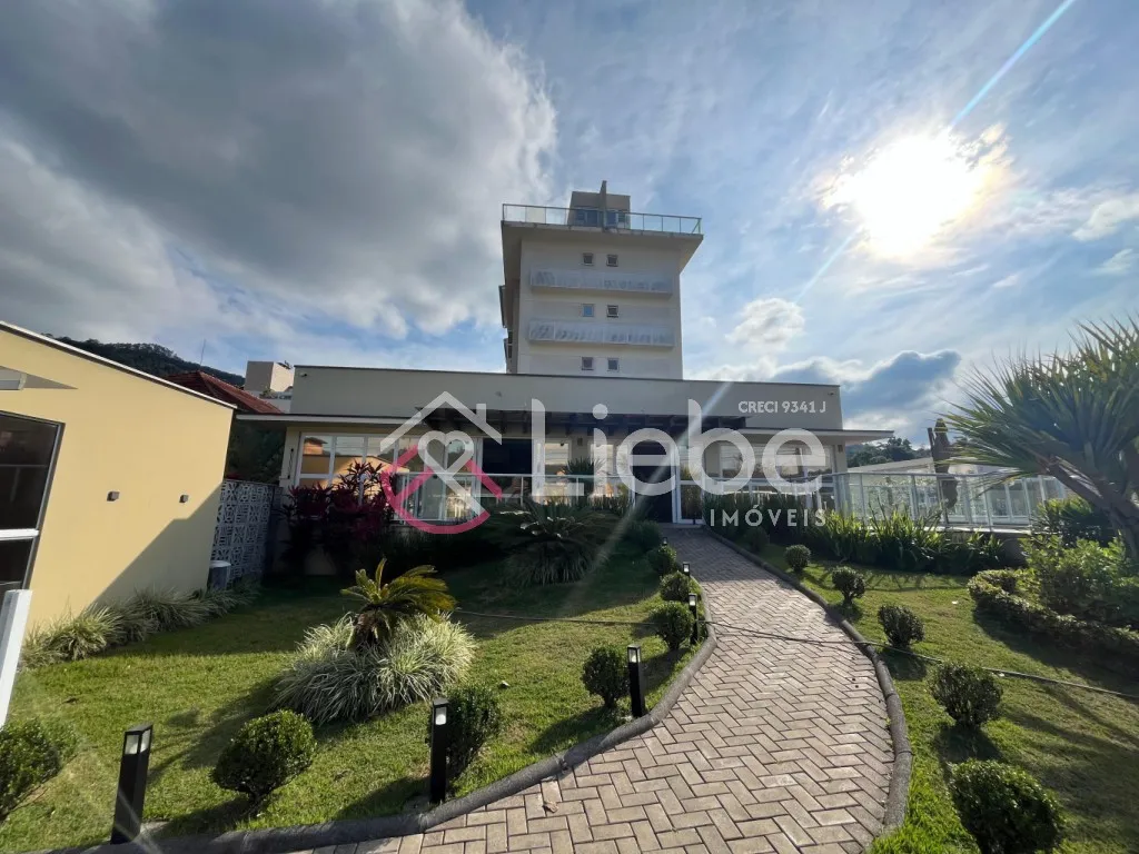 Lindo apartamento MOBILIADO e finamente decorado no Residencial Prisma Home Club, localizado no centro da cidade de Pomerode com 105,18m de área privativa. - foto 1