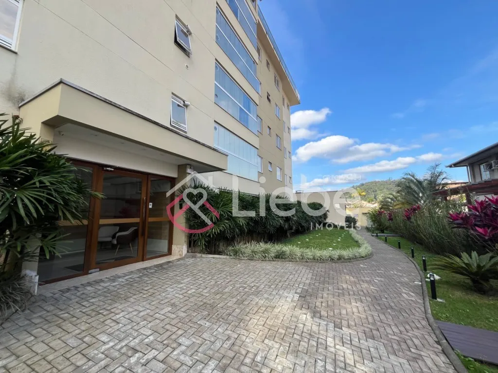 Lindo apartamento MOBILIADO e finamente decorado no Residencial Prisma Home Club, localizado no centro da cidade de Pomerode com 105,18m de área privativa. — foto 2