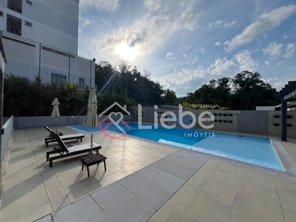 Lindo apartamento MOBILIADO e finamente decorado no Residencial Prisma Home Club, localizado no centro da cidade de Pomerode com 105,18m de área privativa. — foto 4