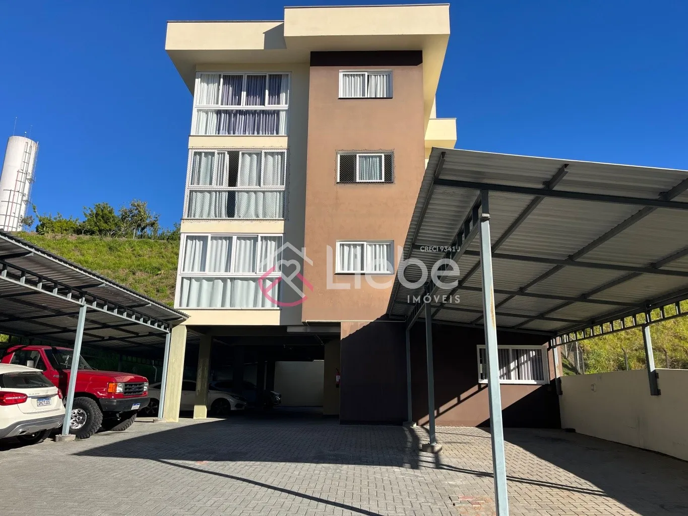 Excelente apartamento SEMI Mobiliado no Condomínio Residencial Farol Bela Vista com 58,93m de área privativa no bairro Centro na cidade de Pomerode. - foto 1