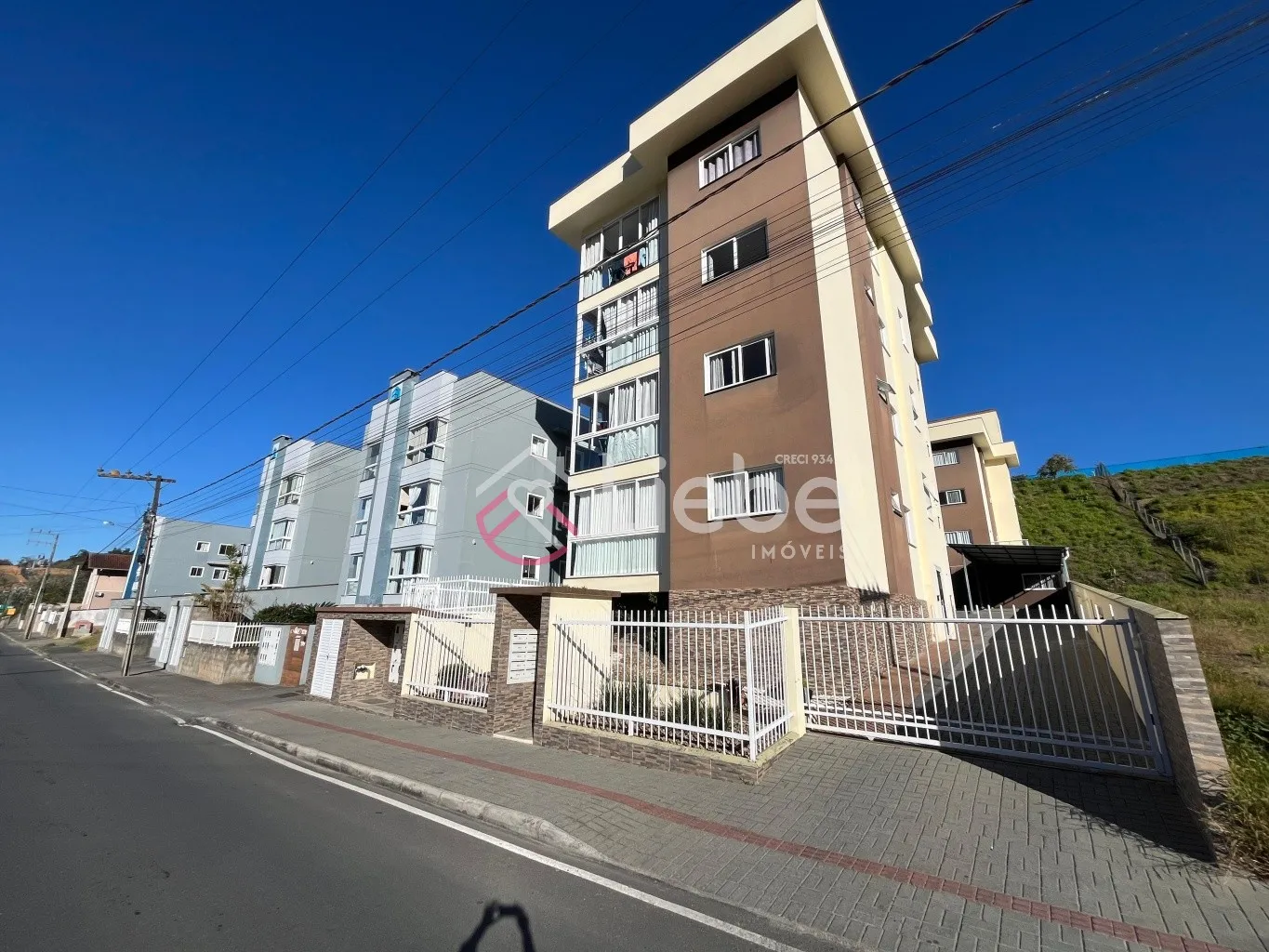 Excelente apartamento SEMI Mobiliado no Condomínio Residencial Farol Bela Vista com 58,93m de área privativa no bairro Centro na cidade de Pomerode. — foto 2